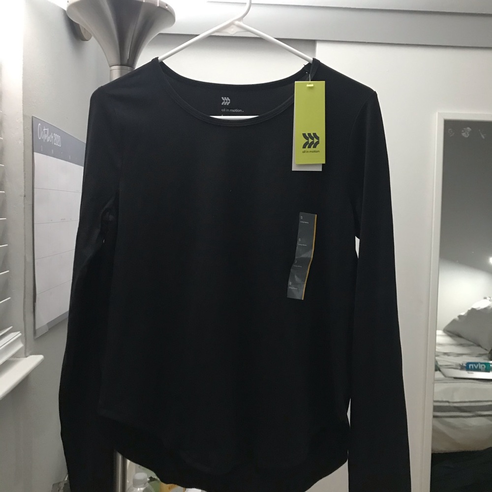 Black long sleeve workout top